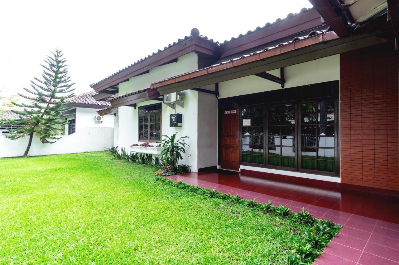 Oyo Living 2843 Raz House Syariah Hotel Medan Luaran gambar