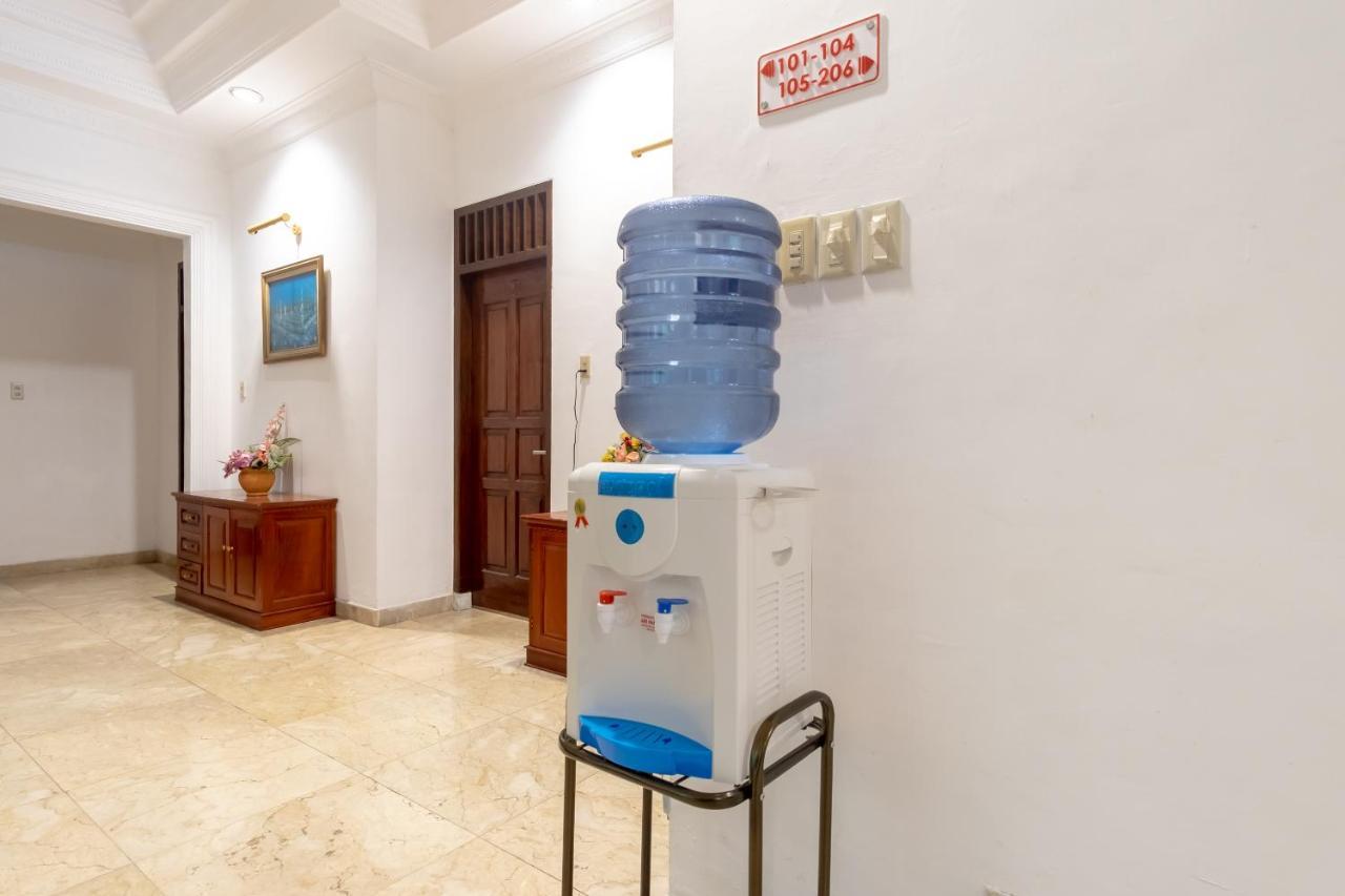 Oyo Living 2843 Raz House Syariah Hotel Medan Luaran gambar