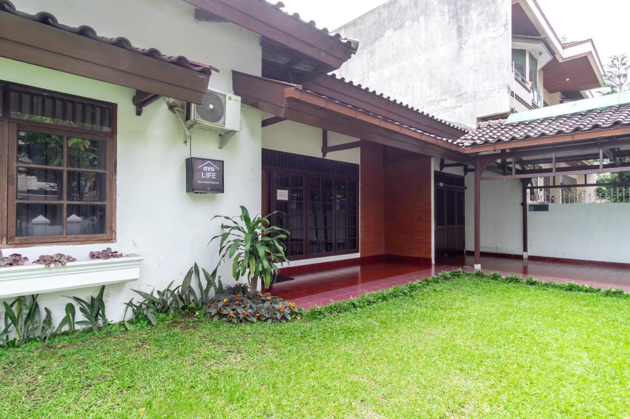 Oyo Living 2843 Raz House Syariah Hotel Medan Luaran gambar